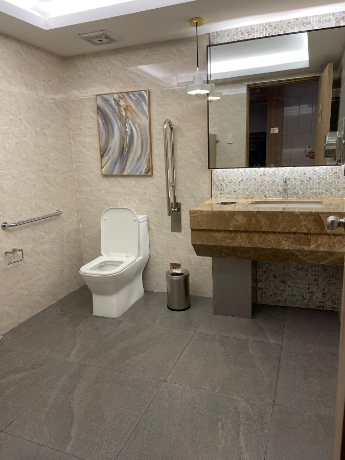 Amour Staycation Shell Residences Manila Exterior photo